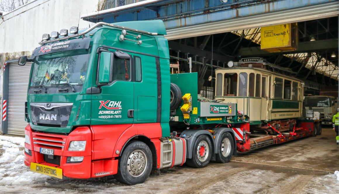 KAHL Unternehmensgruppe Tiefbett beladen Triebwagen Nr. 23