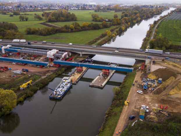 Brueckenverschub-SPMT-Jack-up-System-Hubtechnik-Brueckenhebetechnik-Kahl-Schwerlast Brueckenverschub-SPMT-Jack-up-System-Hubtechnik-Brueckenhebetechnik-Kahl-Schwerlast